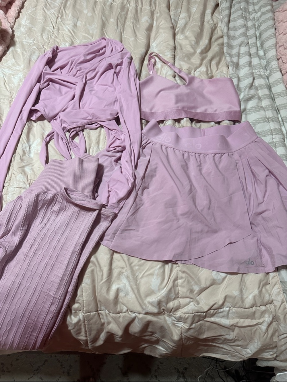 Alo sugarplum 4 piece set